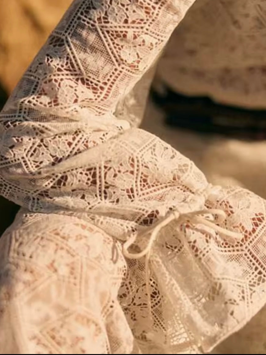 White lace long sleeves shirt
