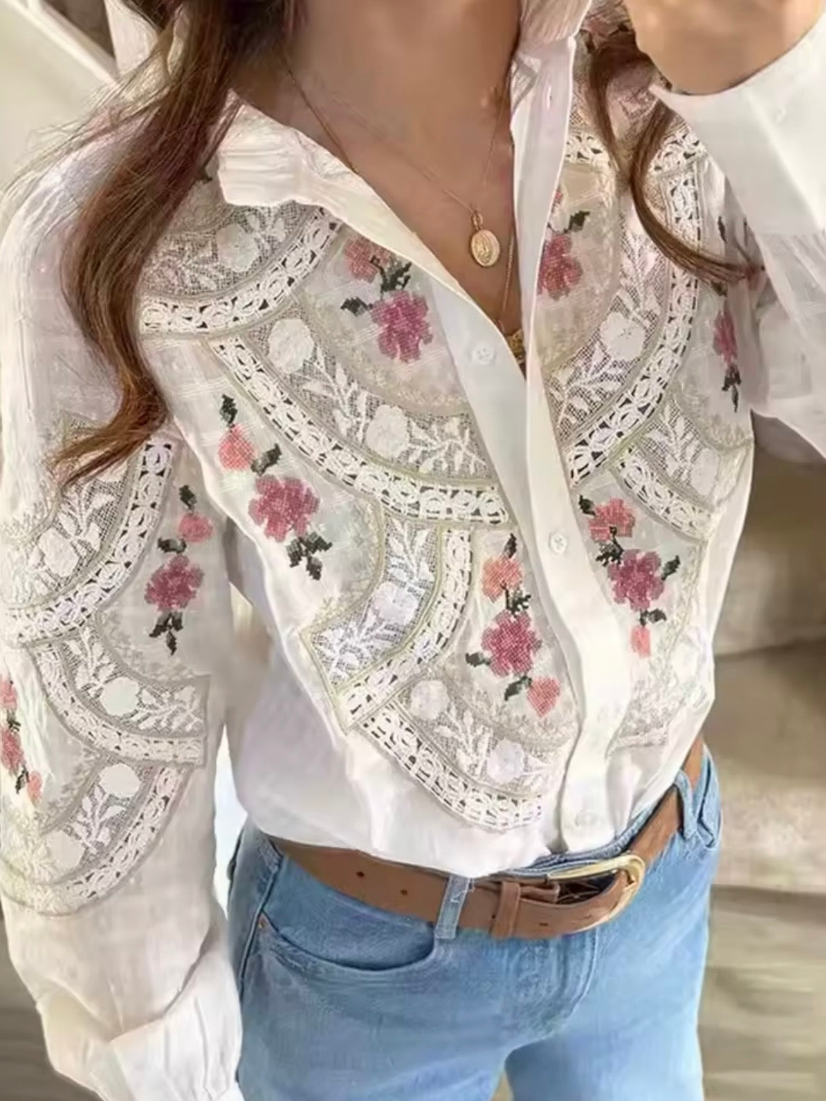 White floral embroidered long sleeves shirt