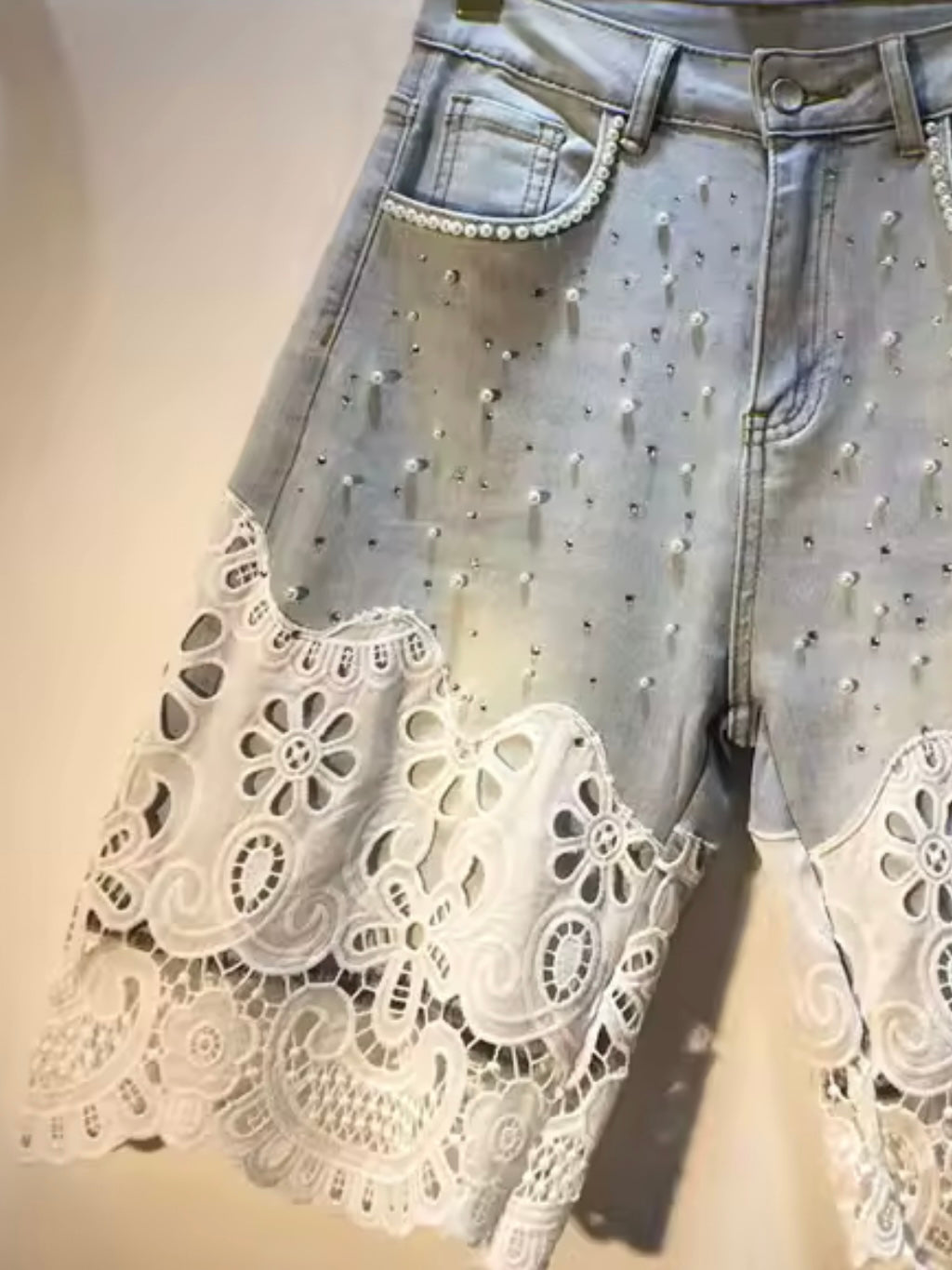 Bermudas long shorts lace details pants