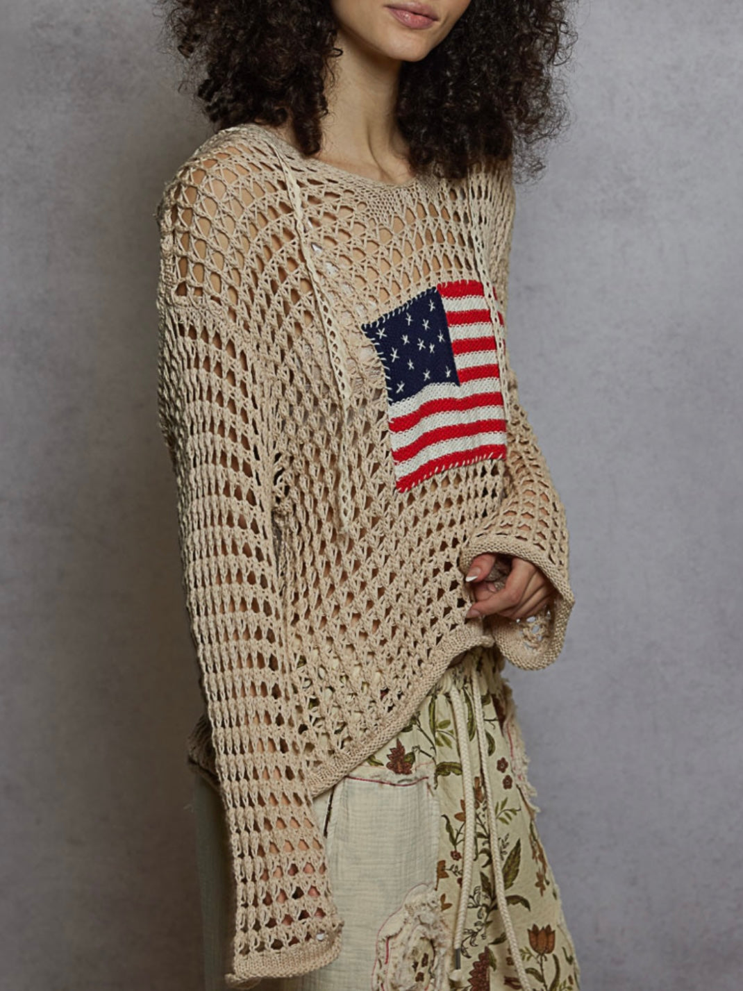 Beige and white American flag hooded knitted light sweater