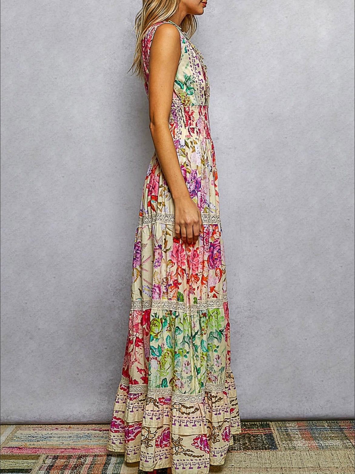 Multicolor printed sleeveless maxi dress