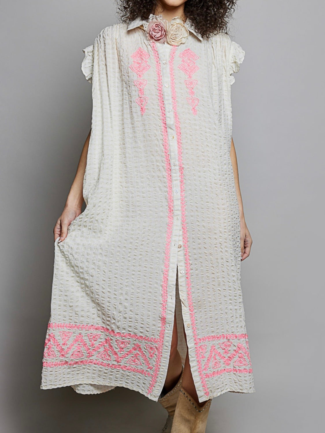 Natural and pink embroidered details sleeveless maxi dress