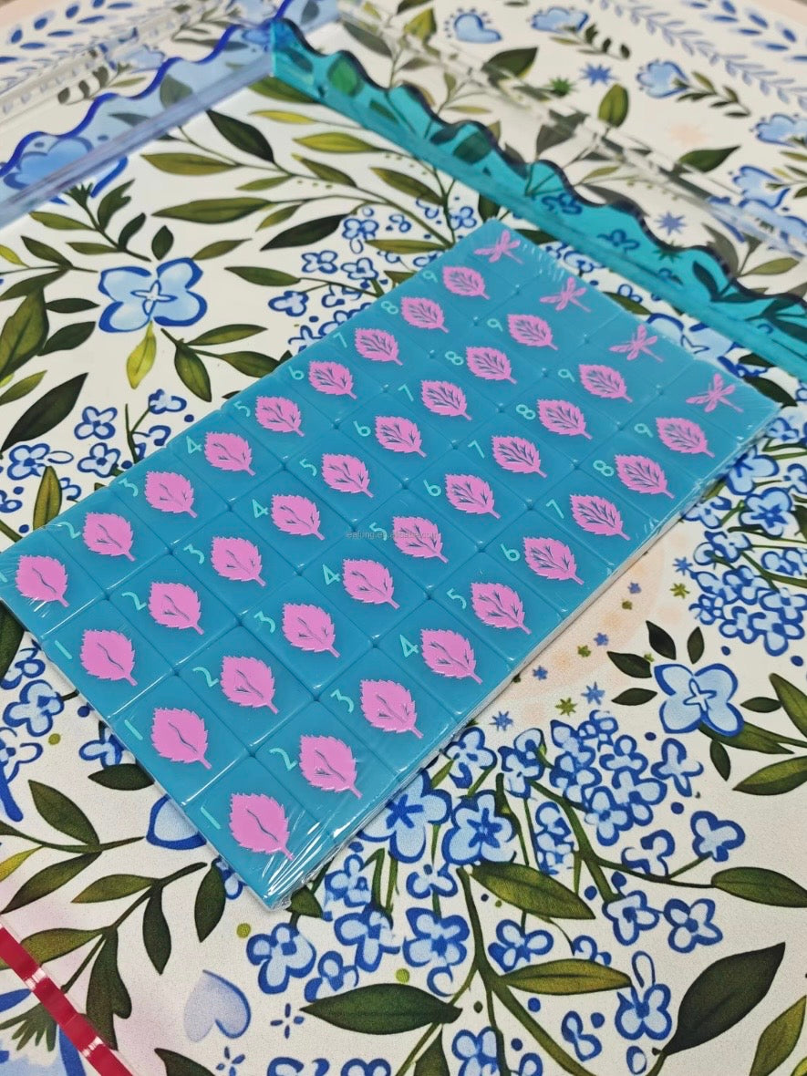 Blue leaves Mahjong tiles set