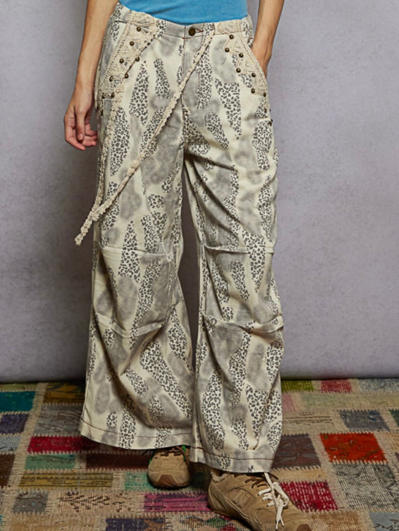 Camo printed barrel studded pants