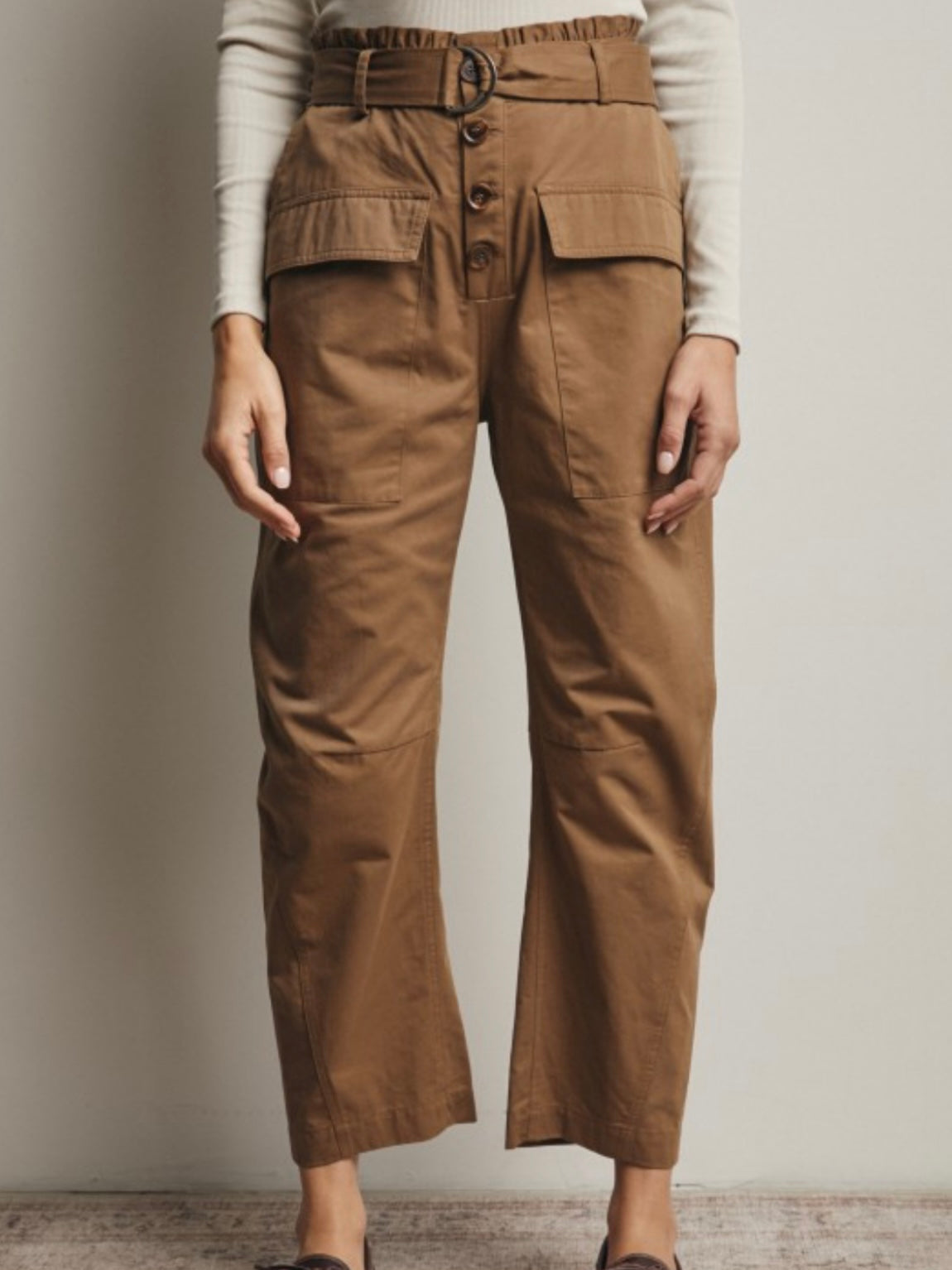 Black and brown details barrel jeans pants