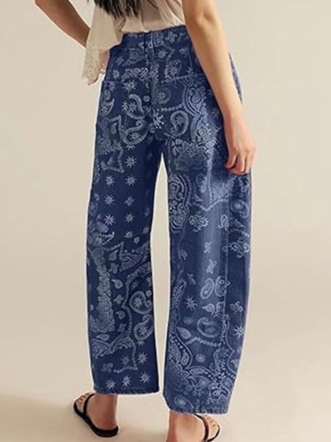 Bacteria and floral print Pattern Barrel