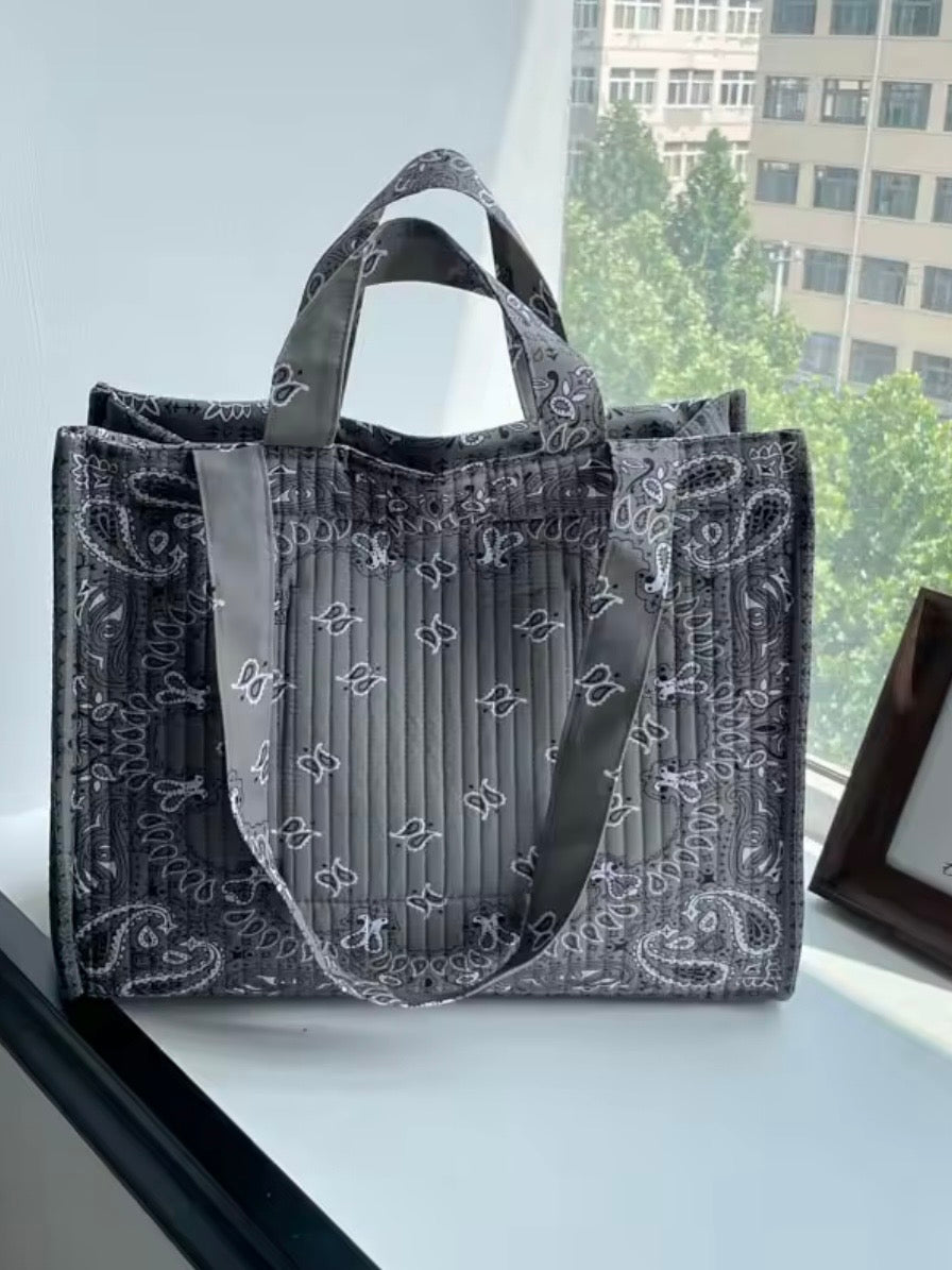 Colors tote plush bag