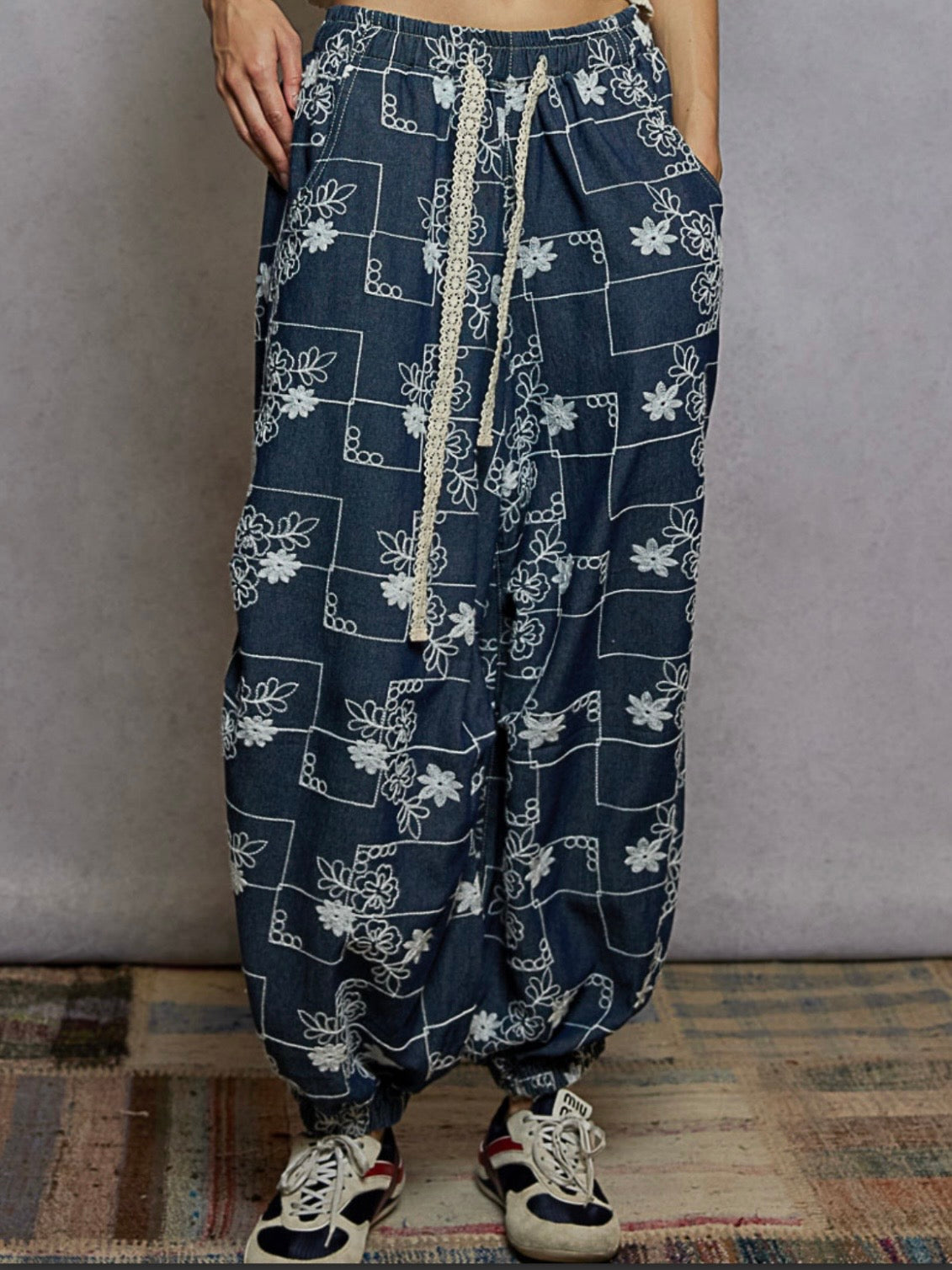 Blue and white floral embroidery baggy pants