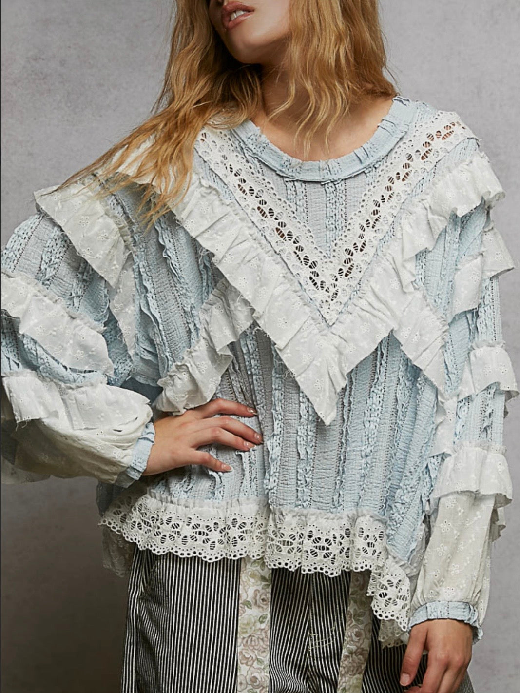 Romantic Wide loose fit lace blouse with balloon sleeves