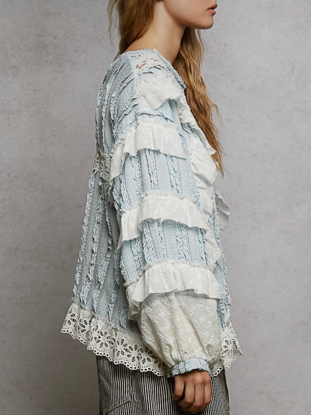Romantic Wide loose fit lace blouse with balloon sleeves