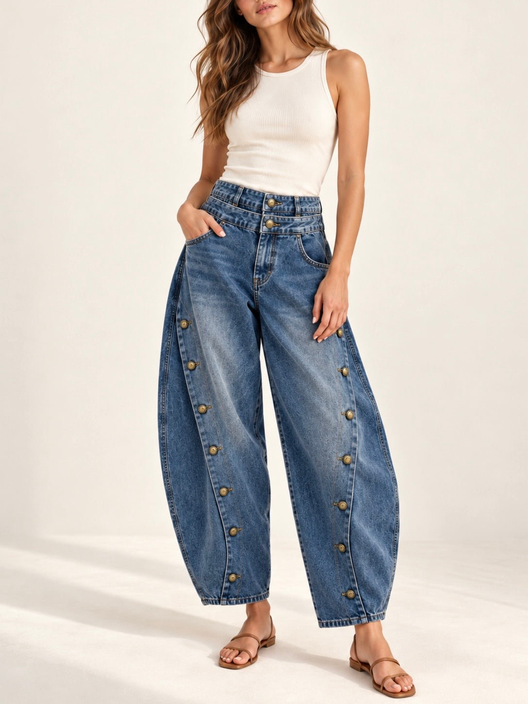 Barrel gold buttons leg details pants