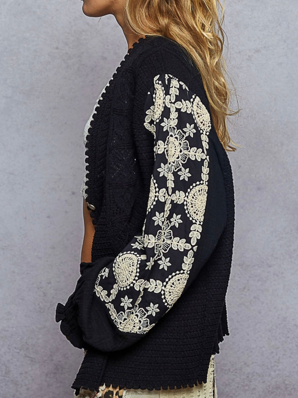 Black and white Flowers sleeves detail cardigan knitted sweater