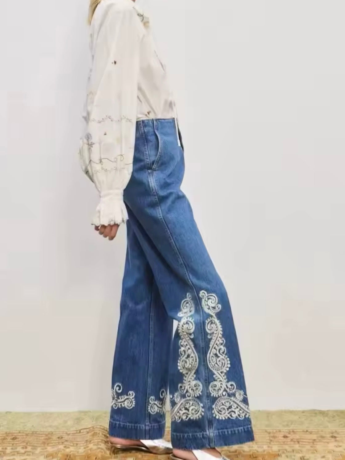 White floral embroidered long sleeves shirt