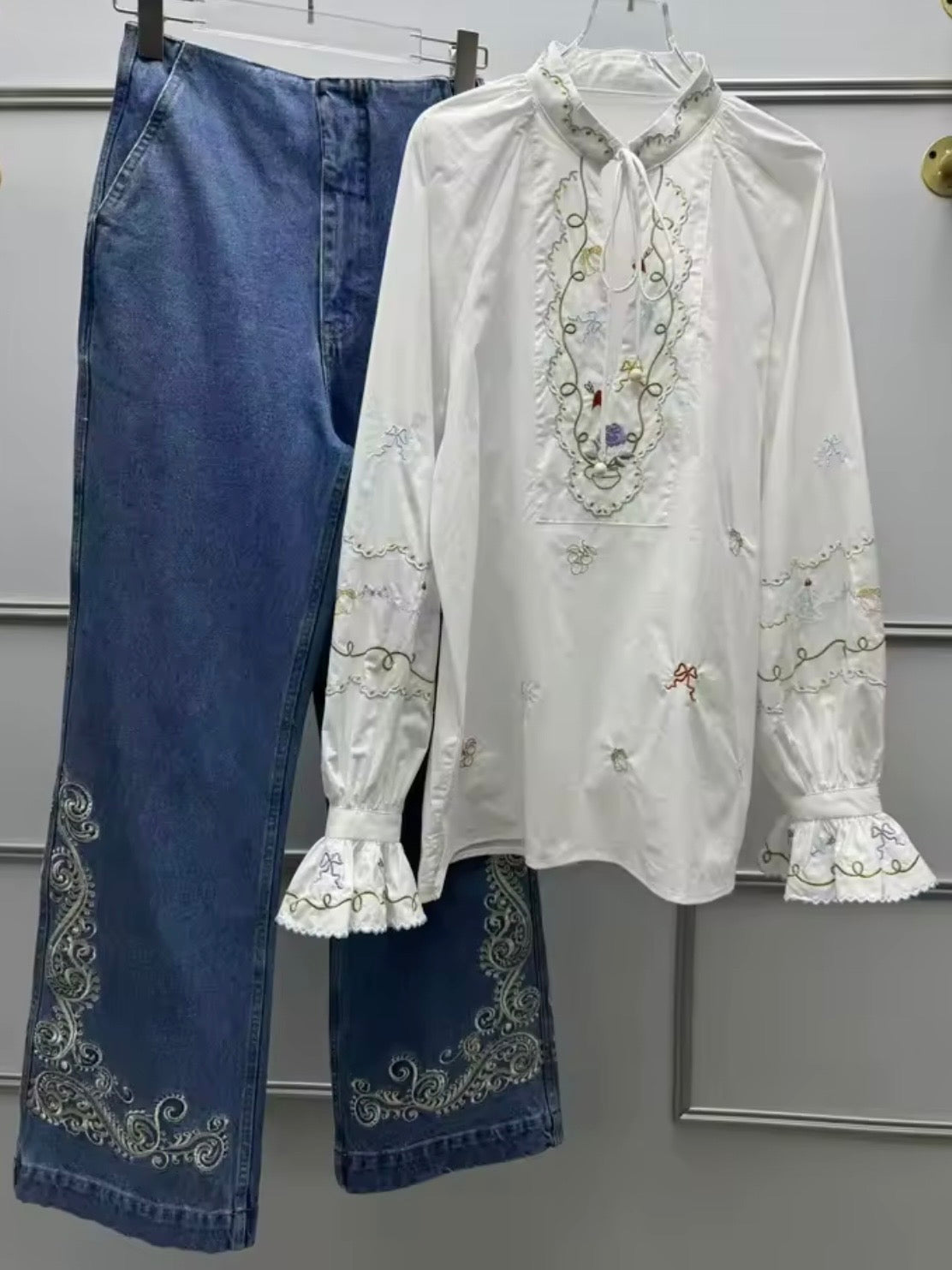 White floral embroidered long sleeves shirt