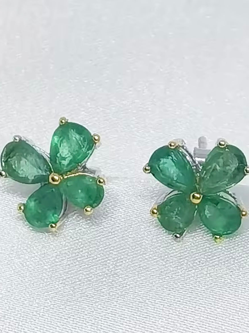 Silver 925 flowers emeralds stud earrings