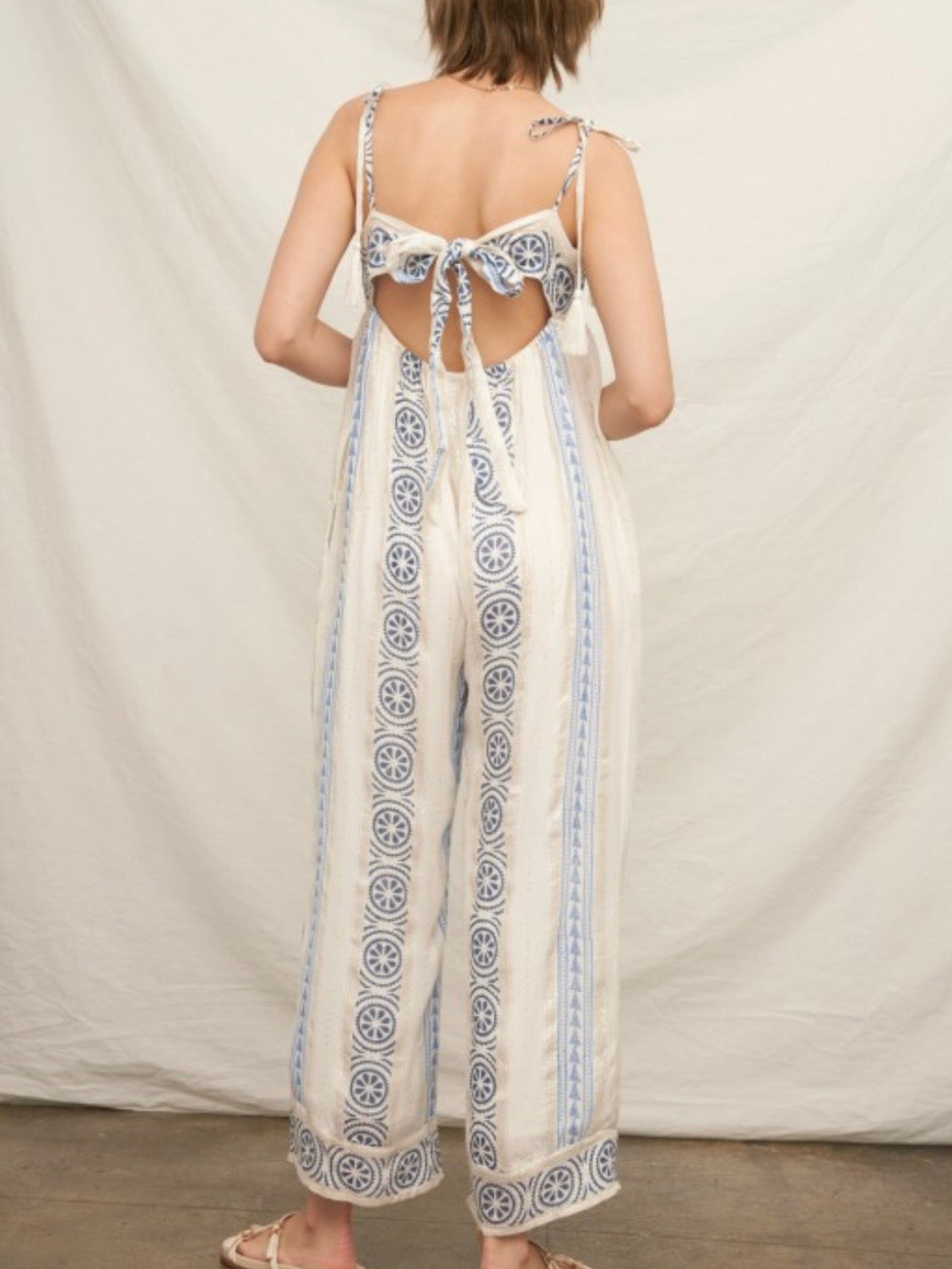 Beige and blue sleeveless floral embroidered jumper