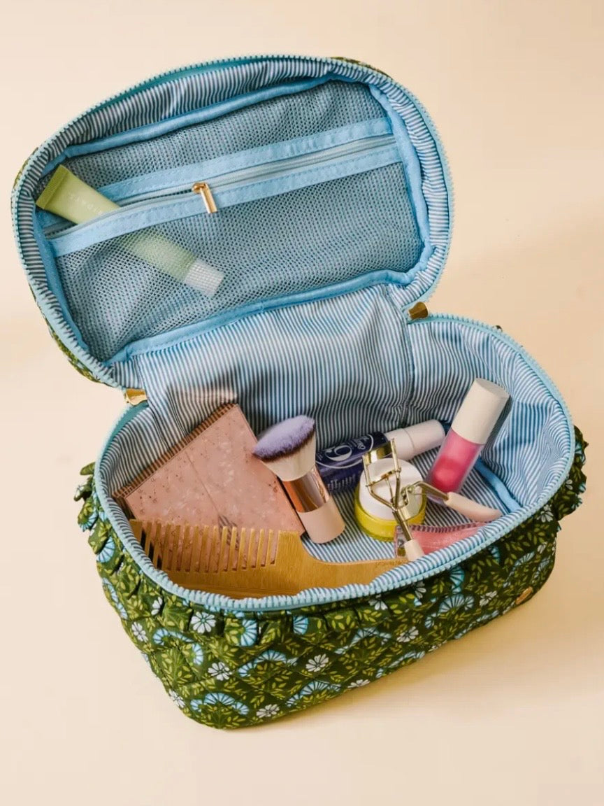 Green floral cosmetics and multifunctional quilted pouch bag