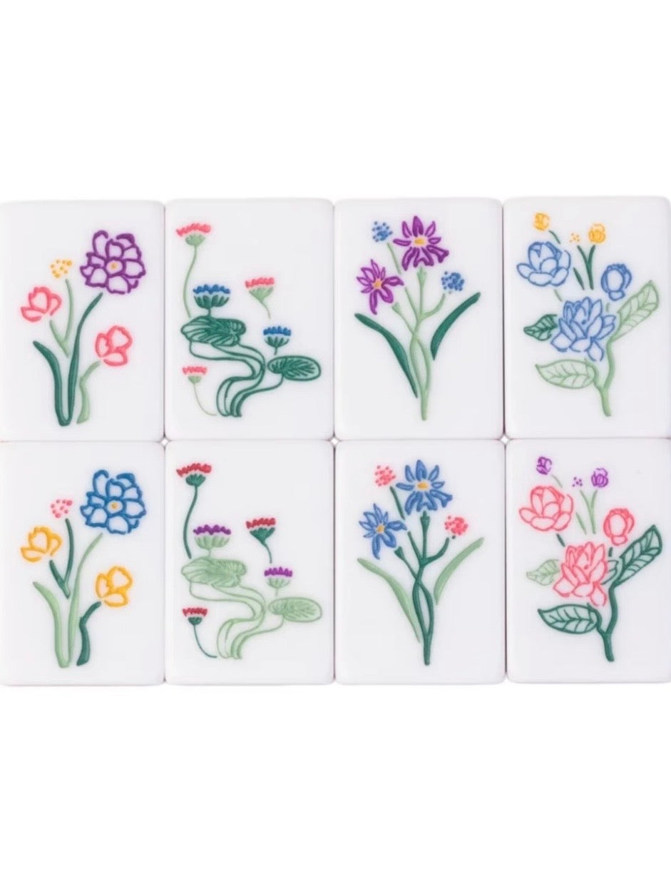 White and dark green umbrella Mahjong tiles set