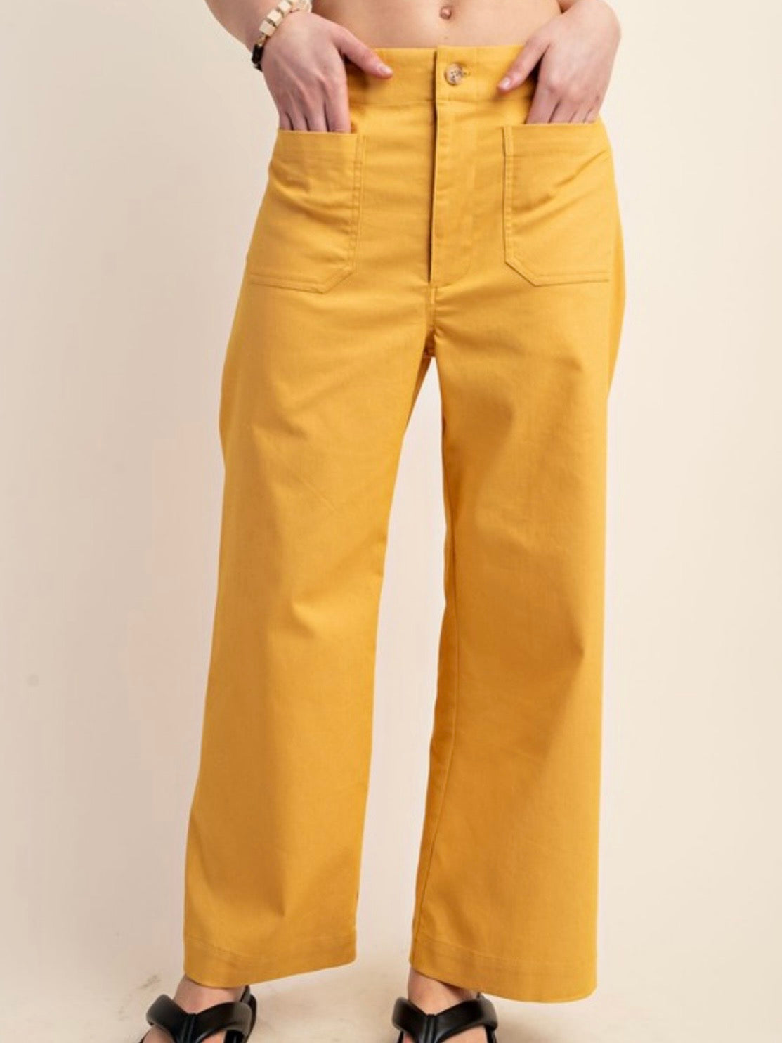 Solid colors fabric straight Capri pants