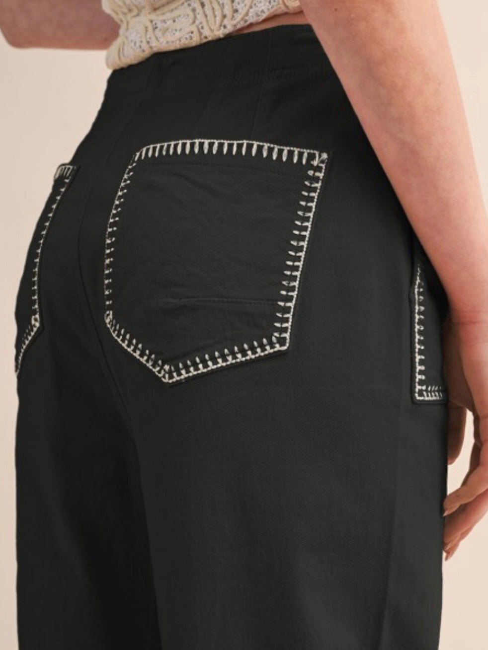 Solid colors stitched fabric straight pants