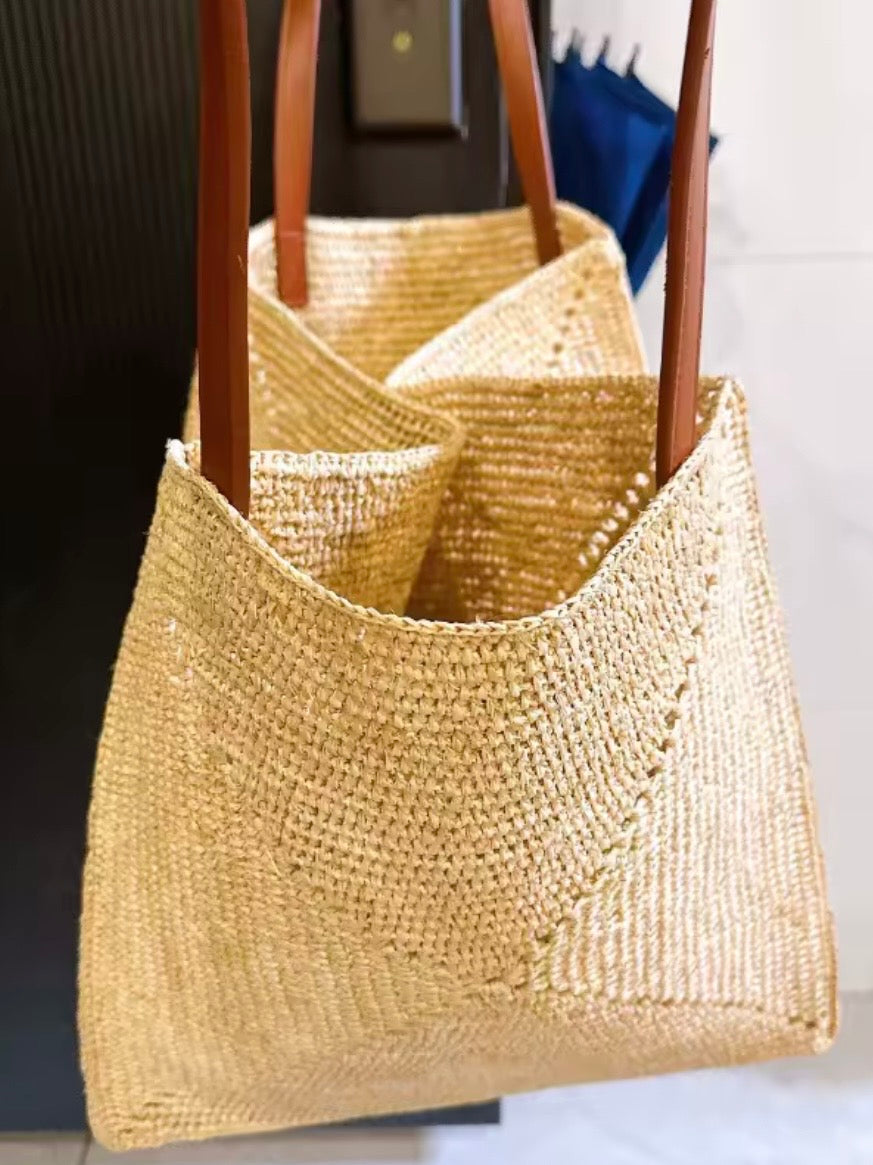 Square natural straw tote bag