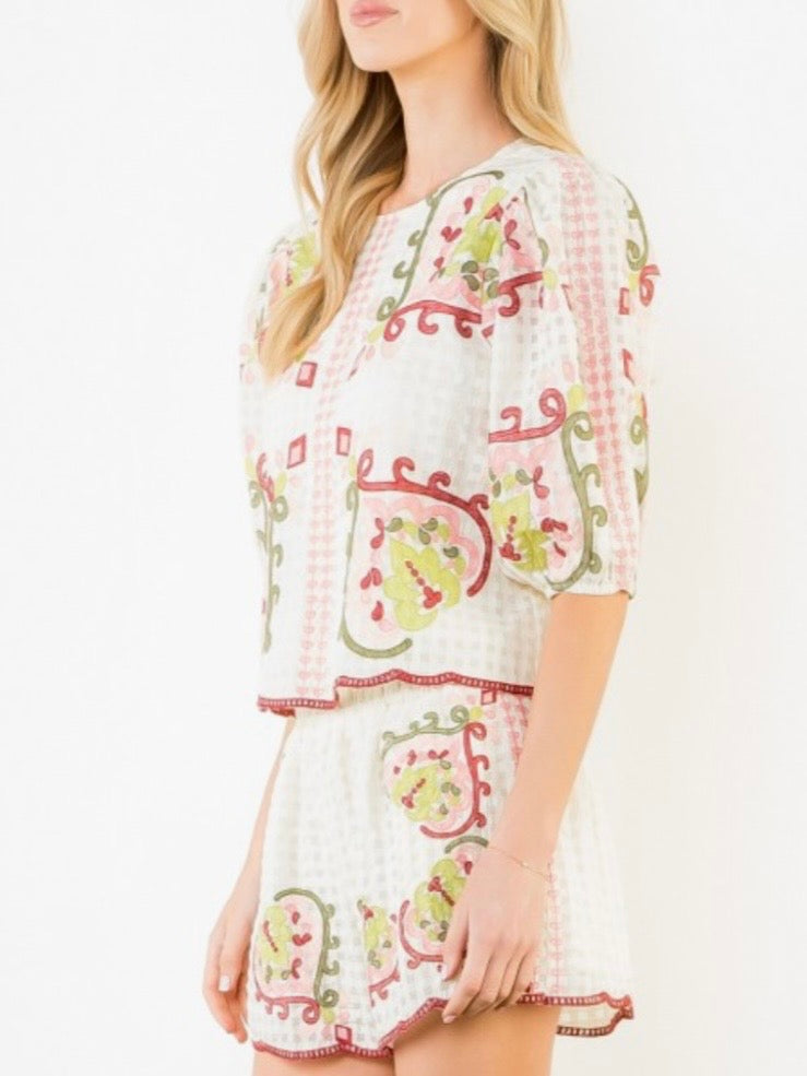 Beige, green and fuchsia textured fabric set of 2 shirt and shorts pants