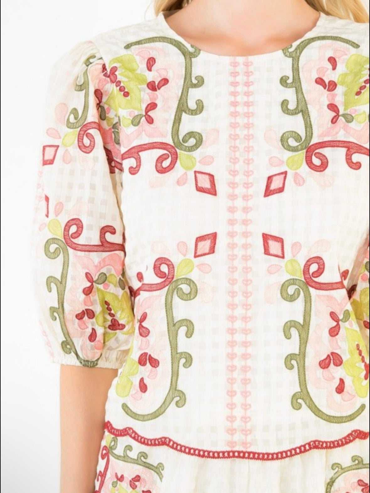 Beige, green and fuchsia textured fabric set of 2 shirt and shorts pants