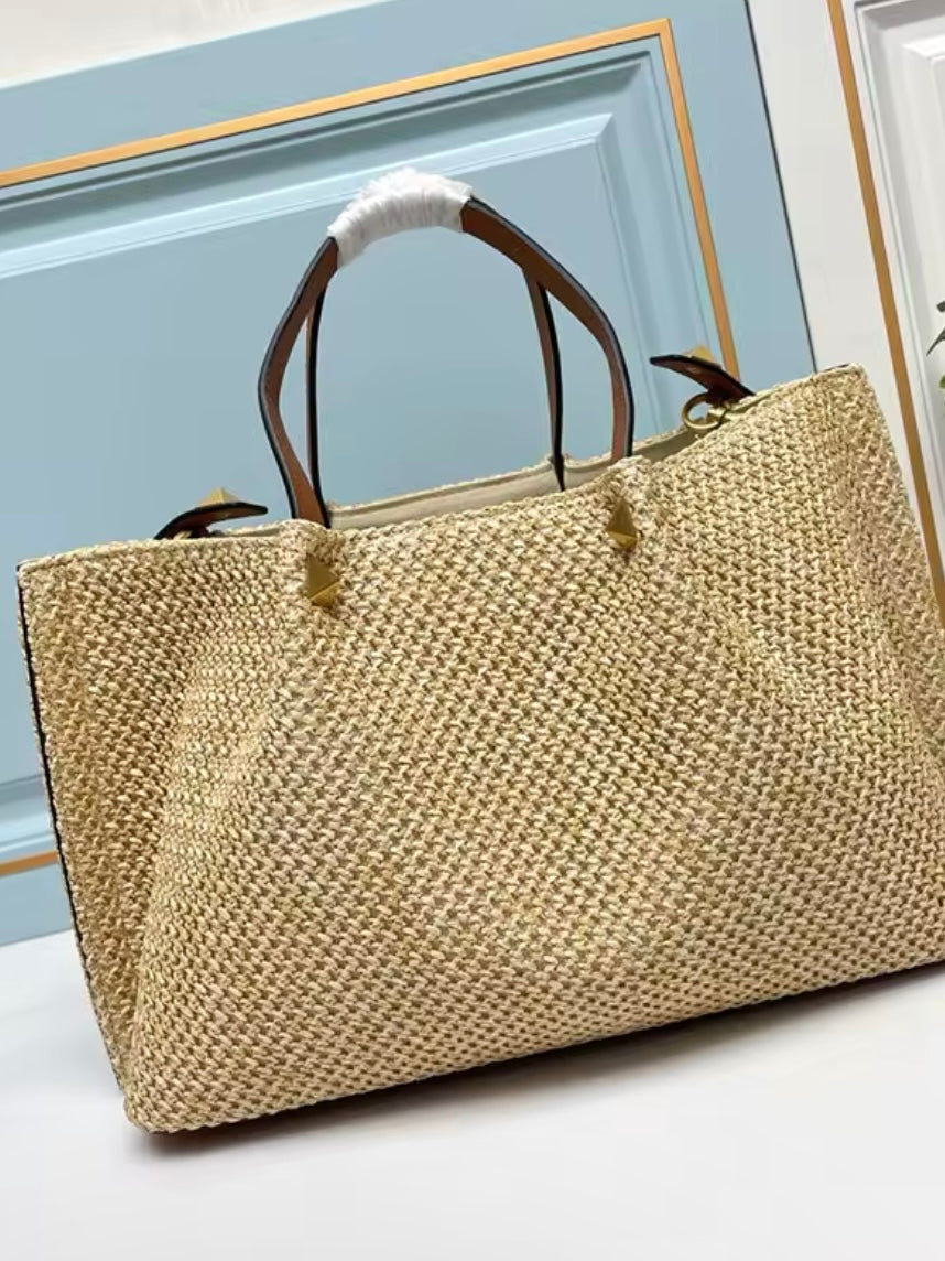 Big natural straw bag