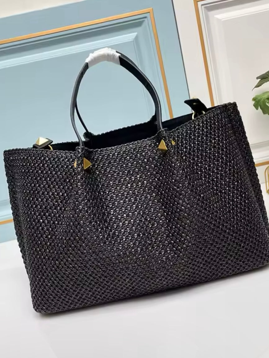 Big natural straw bag