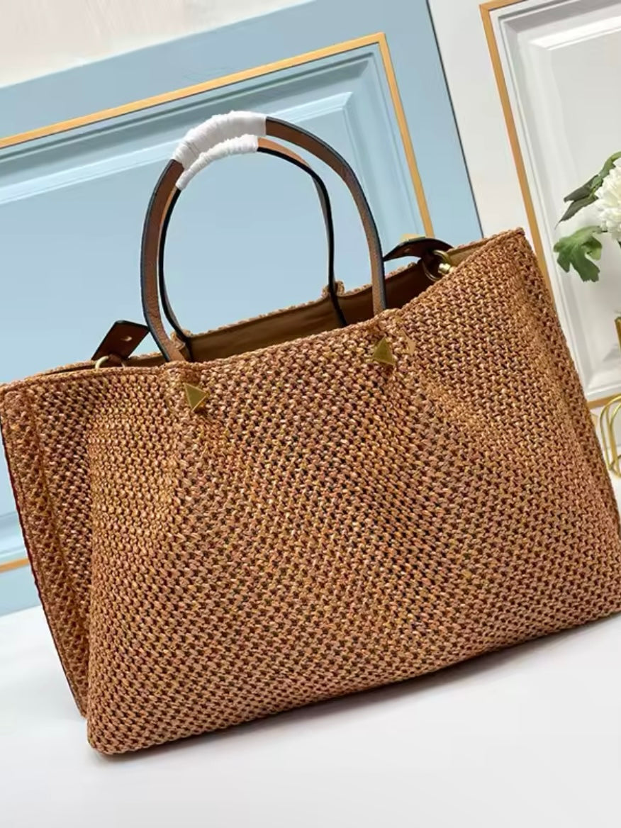 Big natural straw bag