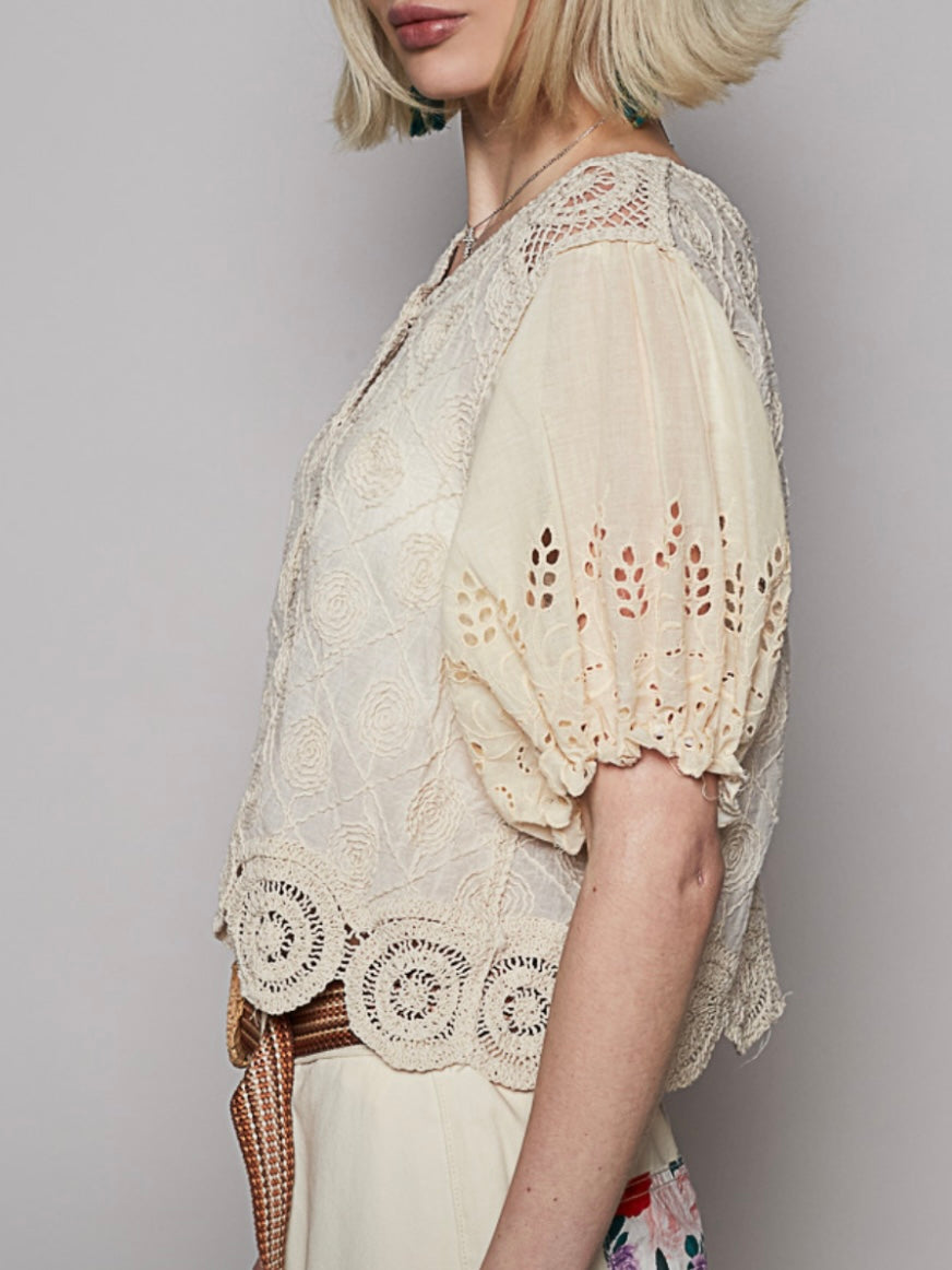 Beige knitted floral crochet crop top