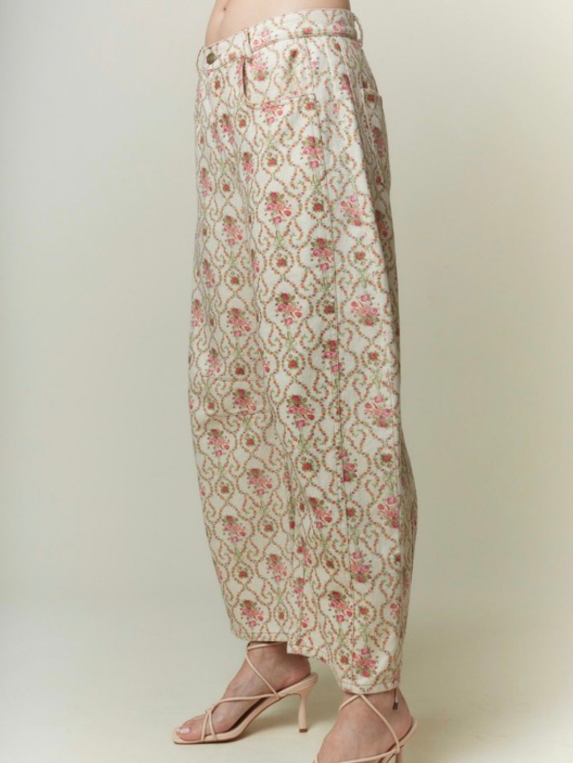 Beige floral printed barrel jeans pants
