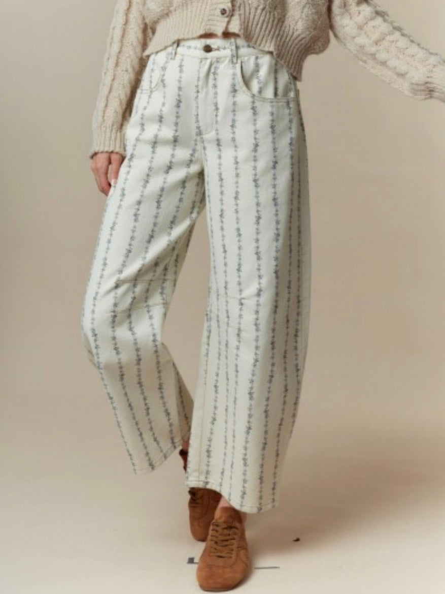 Beige floral printed barrel jeans pants