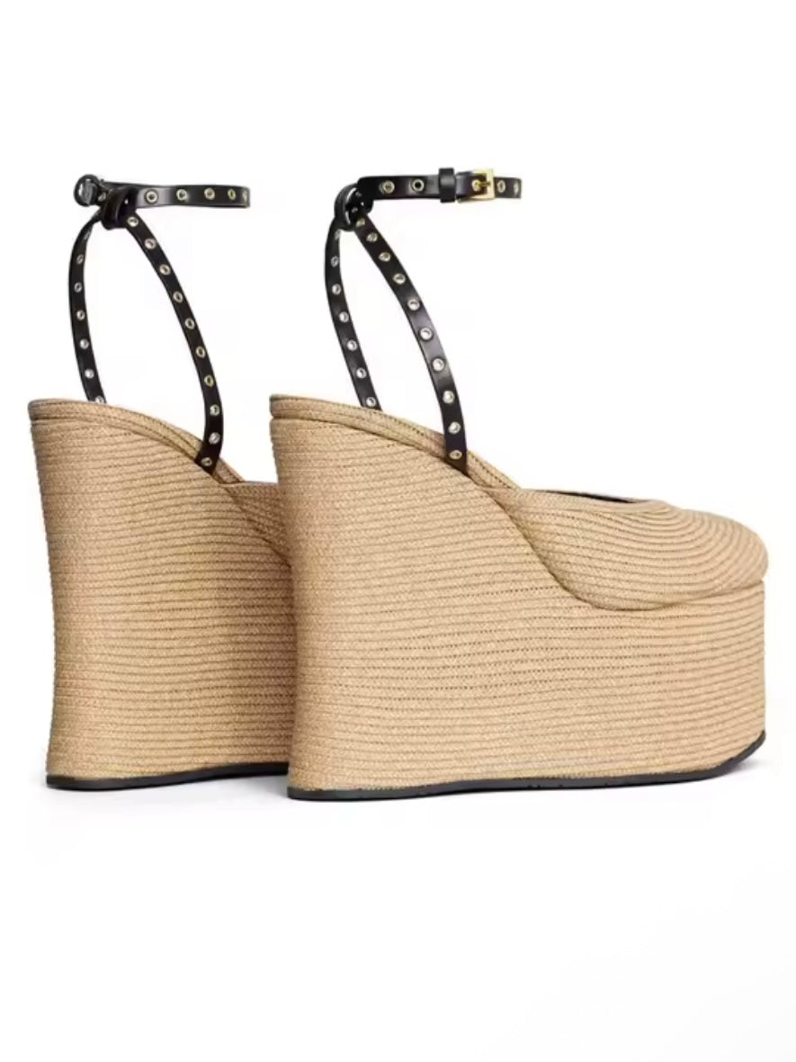 Beige natural straw buckled loafers high heels platform