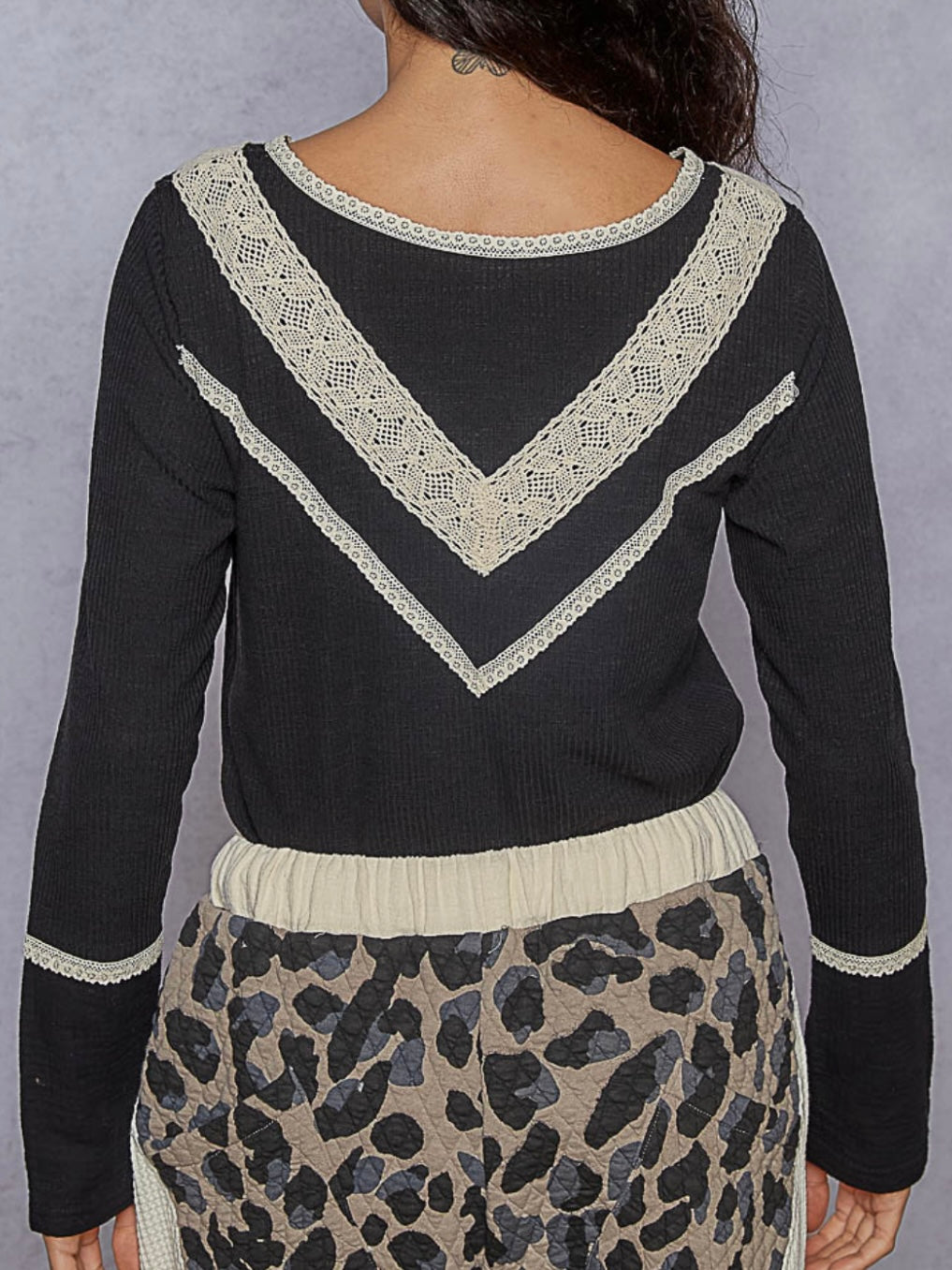 Solid colors mix fabrics crochet details V-neck top sweater
