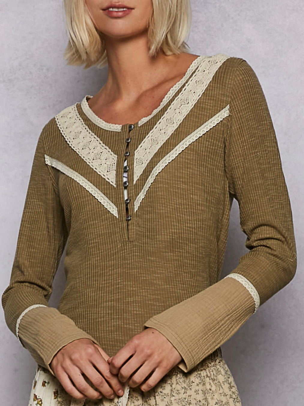 Solid colors mix fabrics crochet details V-neck top sweater