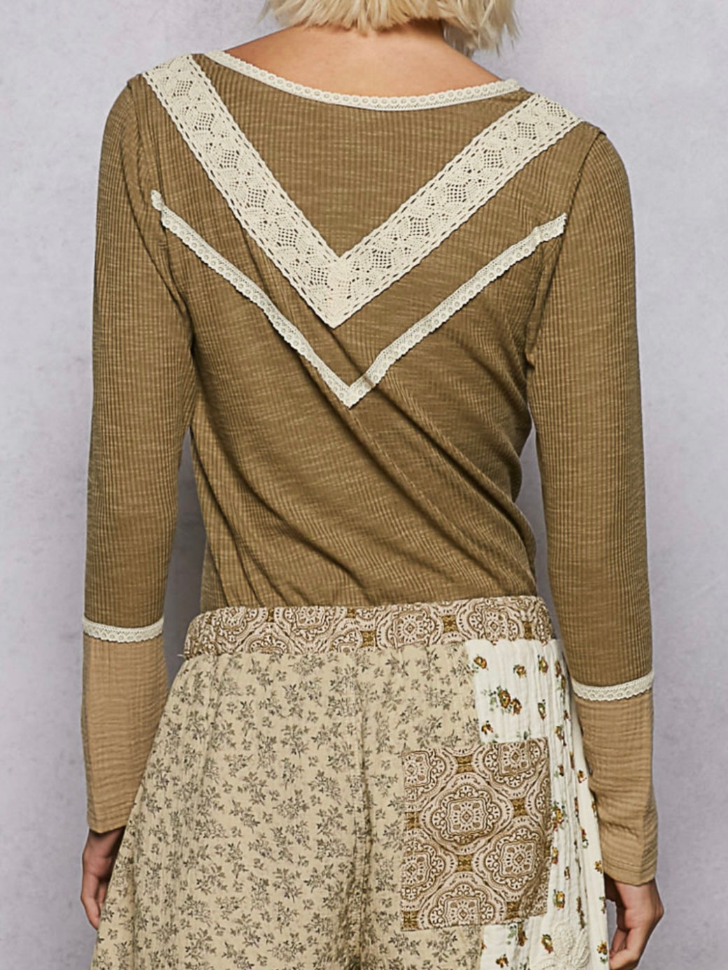 Solid colors mix fabrics crochet details V-neck top sweater