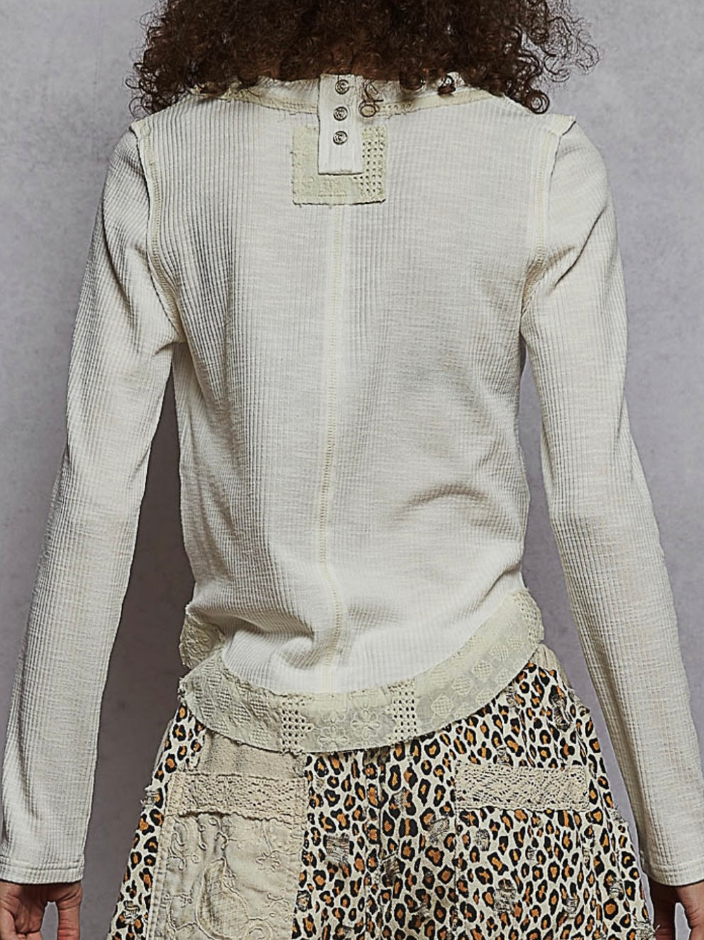 Solid colors mix fabrics crochet details round neck top sweater