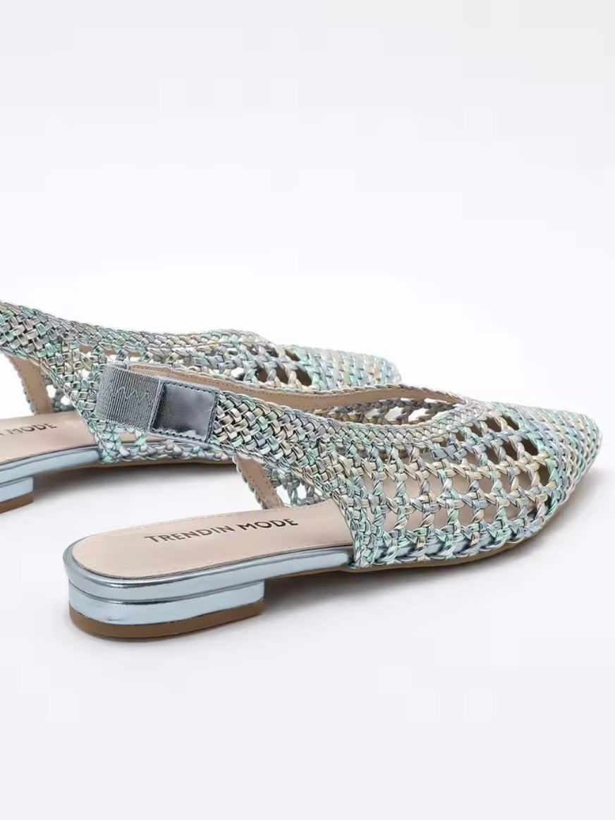 Black and natural straw slingshot flats shoes
