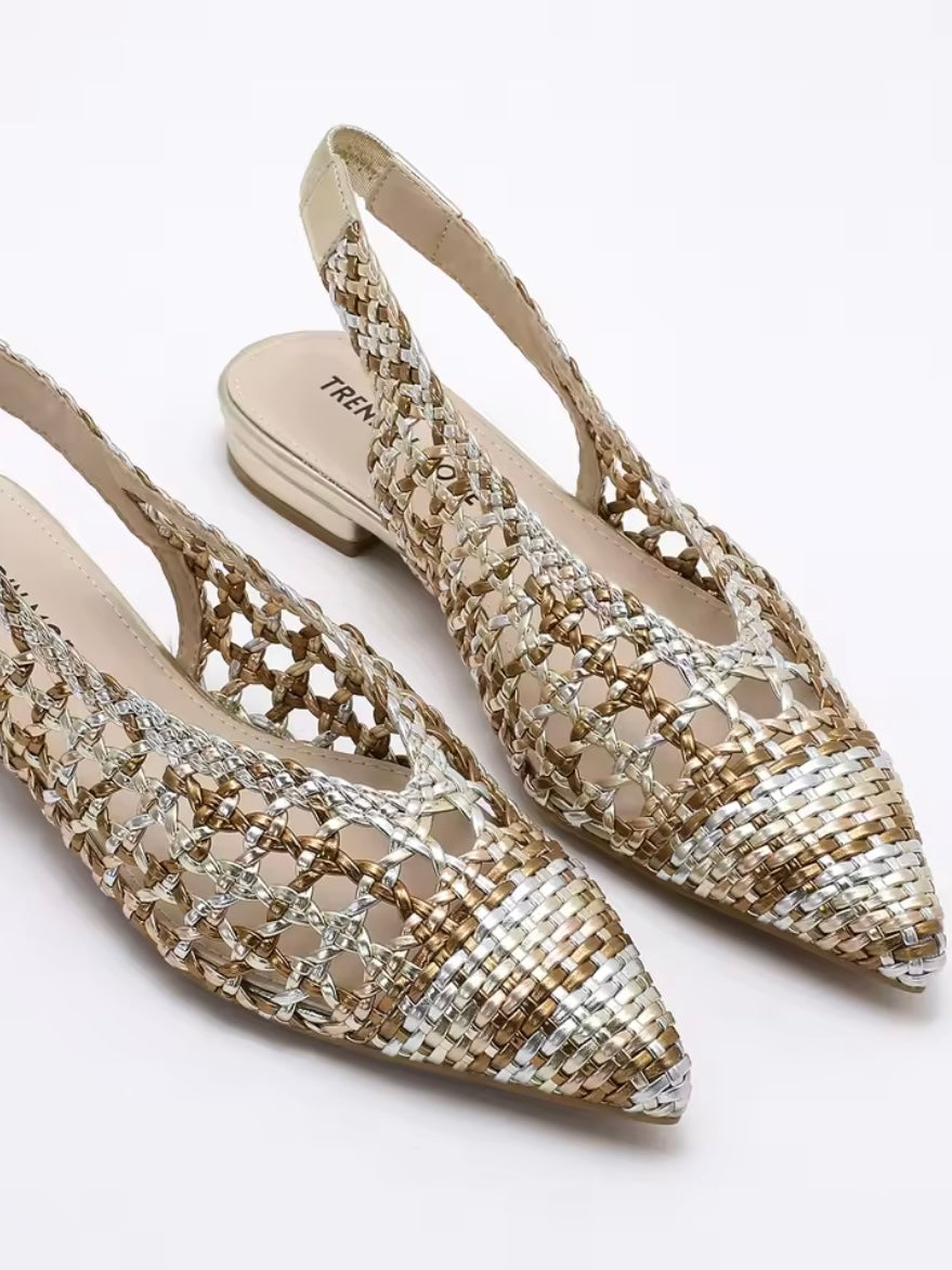 Black and natural straw slingshot flats shoes