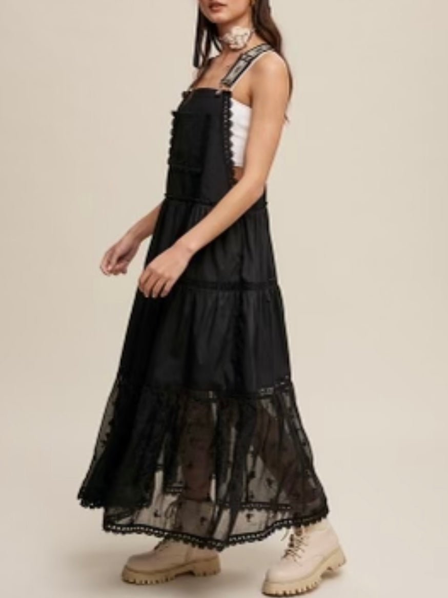 Black wavy crochet edge light maxi dress - Wapas