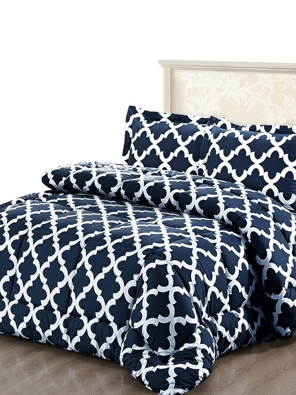 Blue and white comforter - Wapas