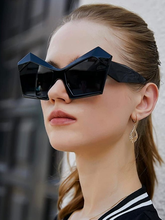 Pentagonal black retro sunglasses - Wapas