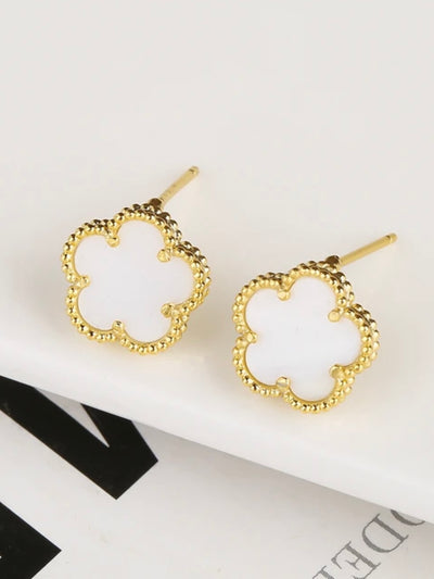 White five leave petal flowers earrings