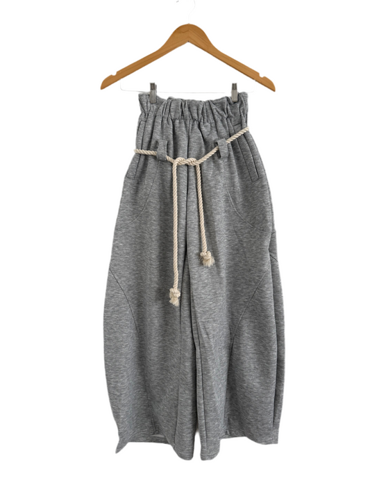 Gray sweatpants barrel