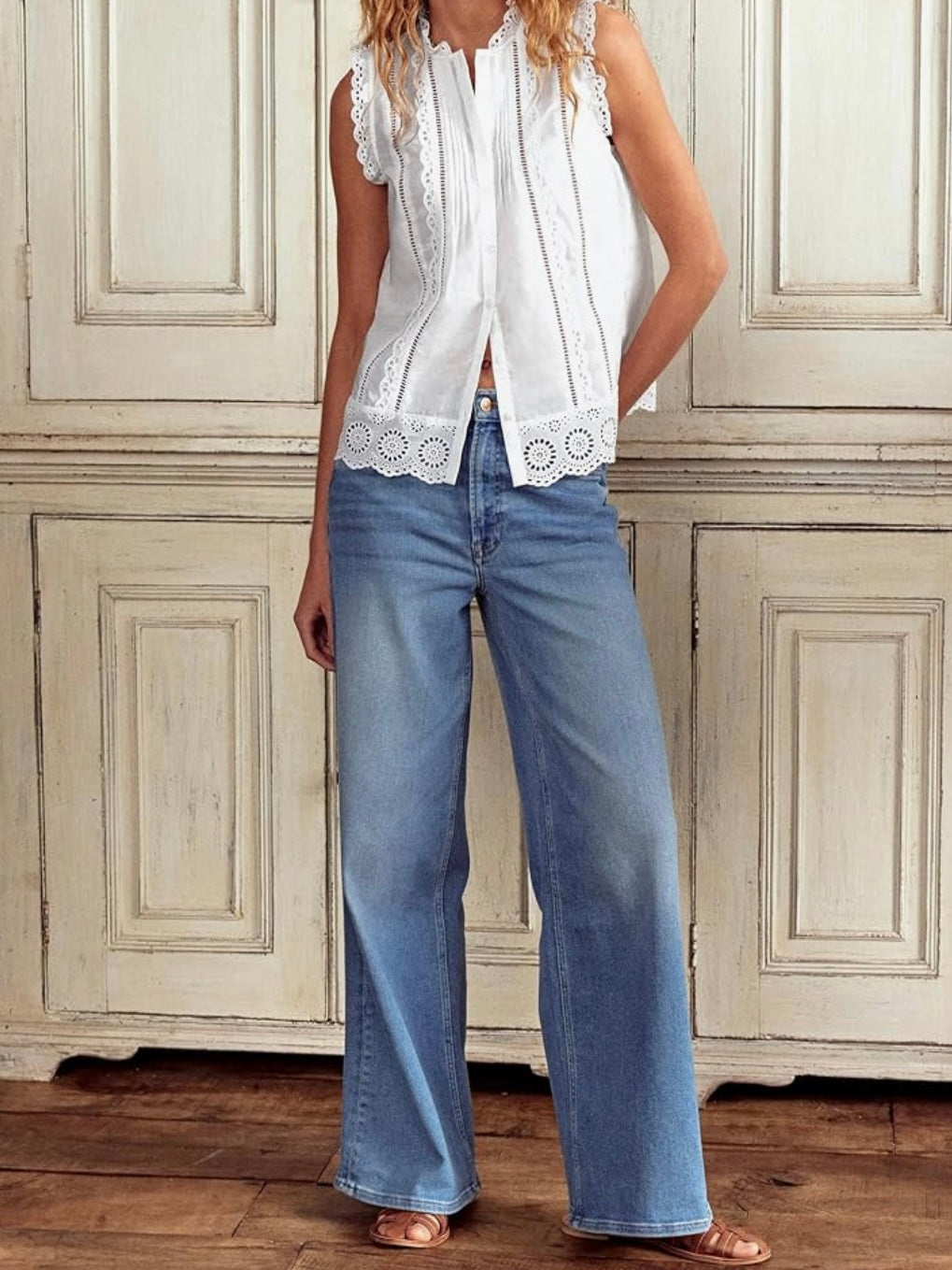 White sleeveless lace loose fit top