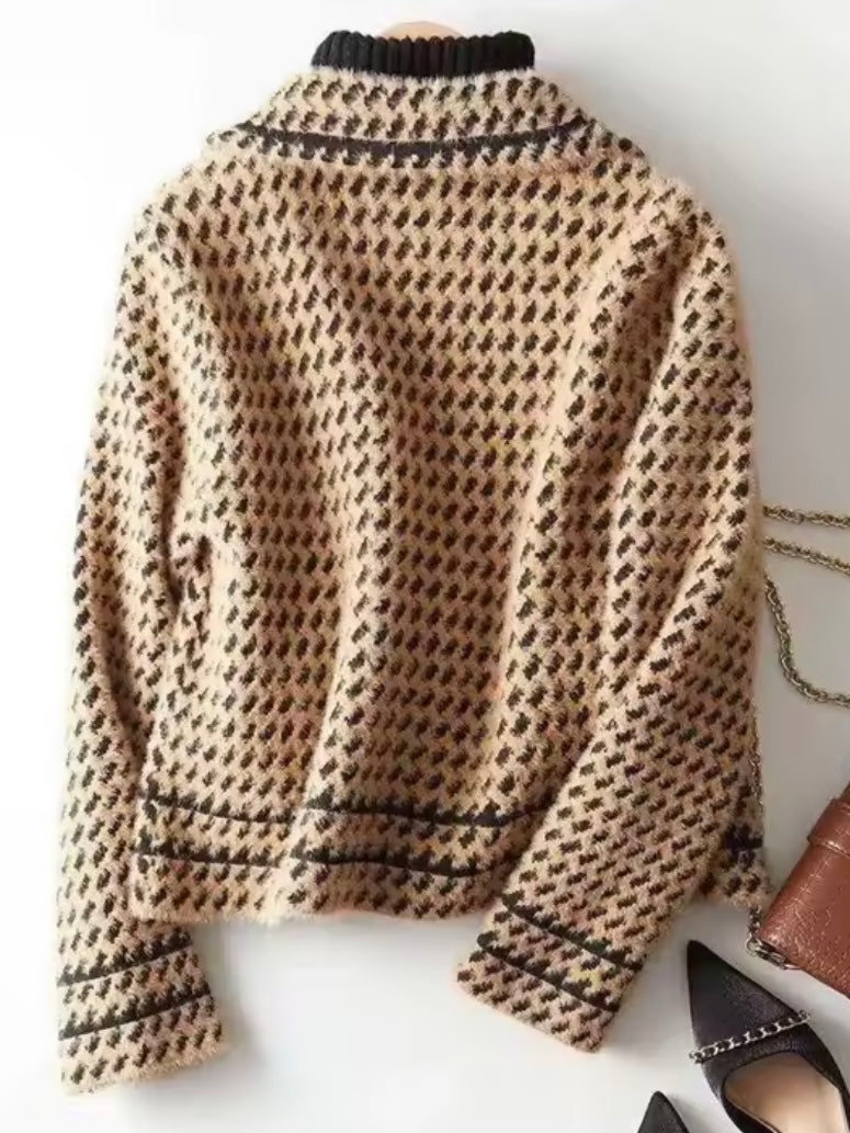 Beige and white embroidered V-neck jacket