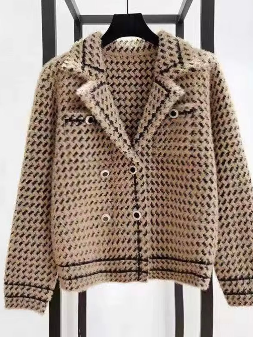 Beige and white embroidered V-neck jacket