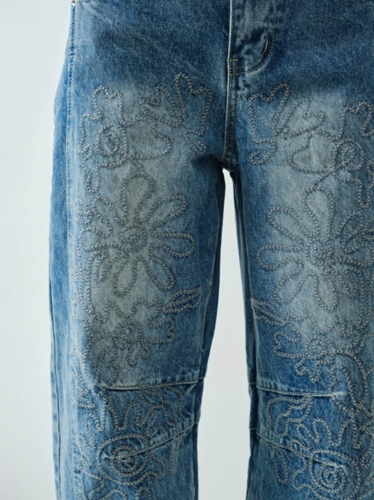 Blue block washed barrel with floral embroidered jeans pants