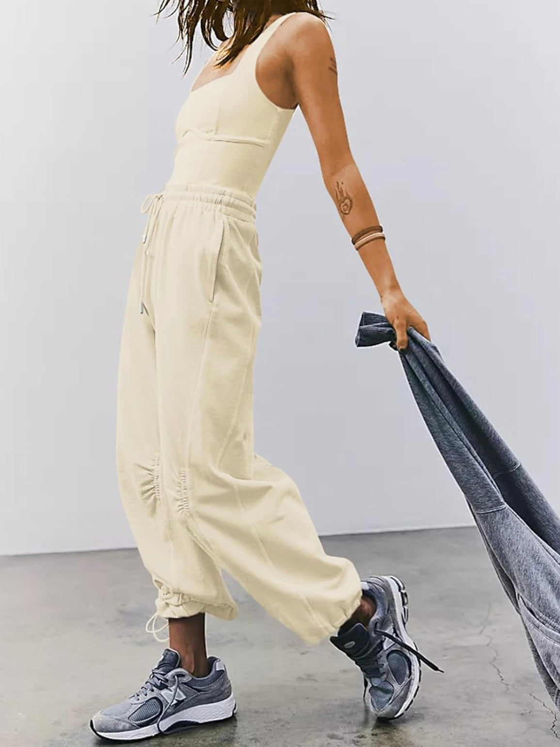 Solid colors sleeveless jumper